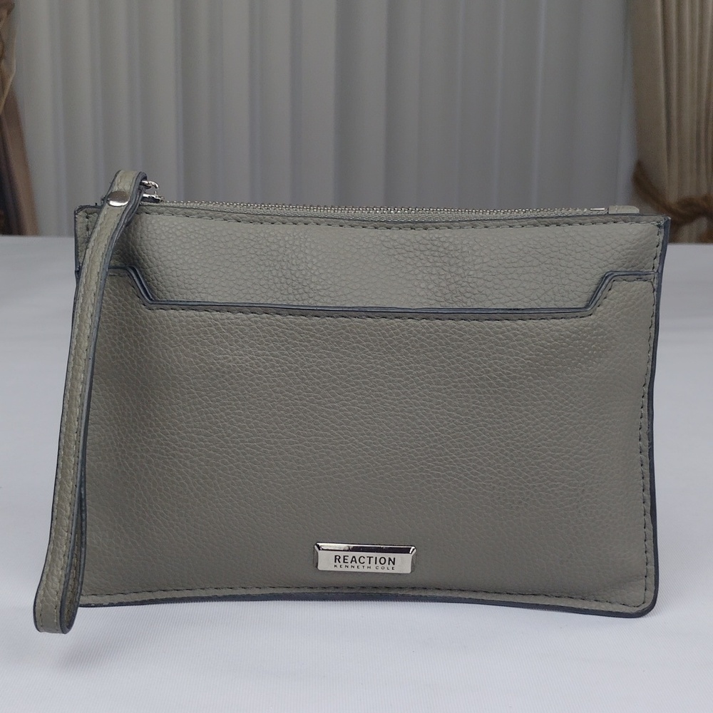 Kenneth Cole Reaction Womens Wristlet.